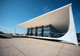 Imagem da notícia Plenário define tese sobre inelegibilidade em caso de substituição de chefe do Executivo por decisão judicial